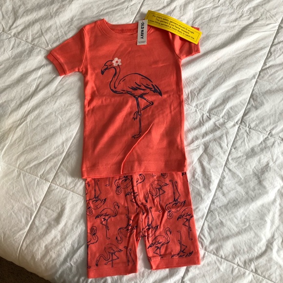 Old Navy Other - Cute flamingo shorts pjs set
